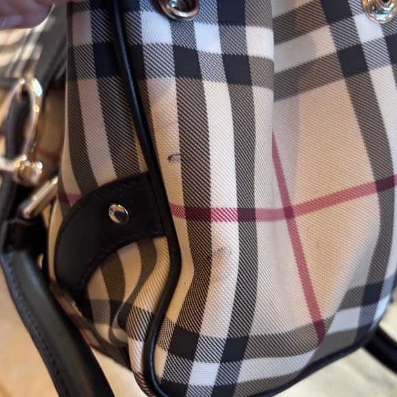 Burberry Nova Check Black Cream Shoulder Bag Authentic - Picture 6 of 16